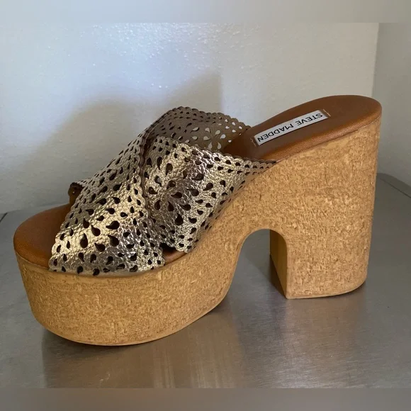 Steve Madden Women's Metallic Gold Platform Mules - Picture 8 of 9